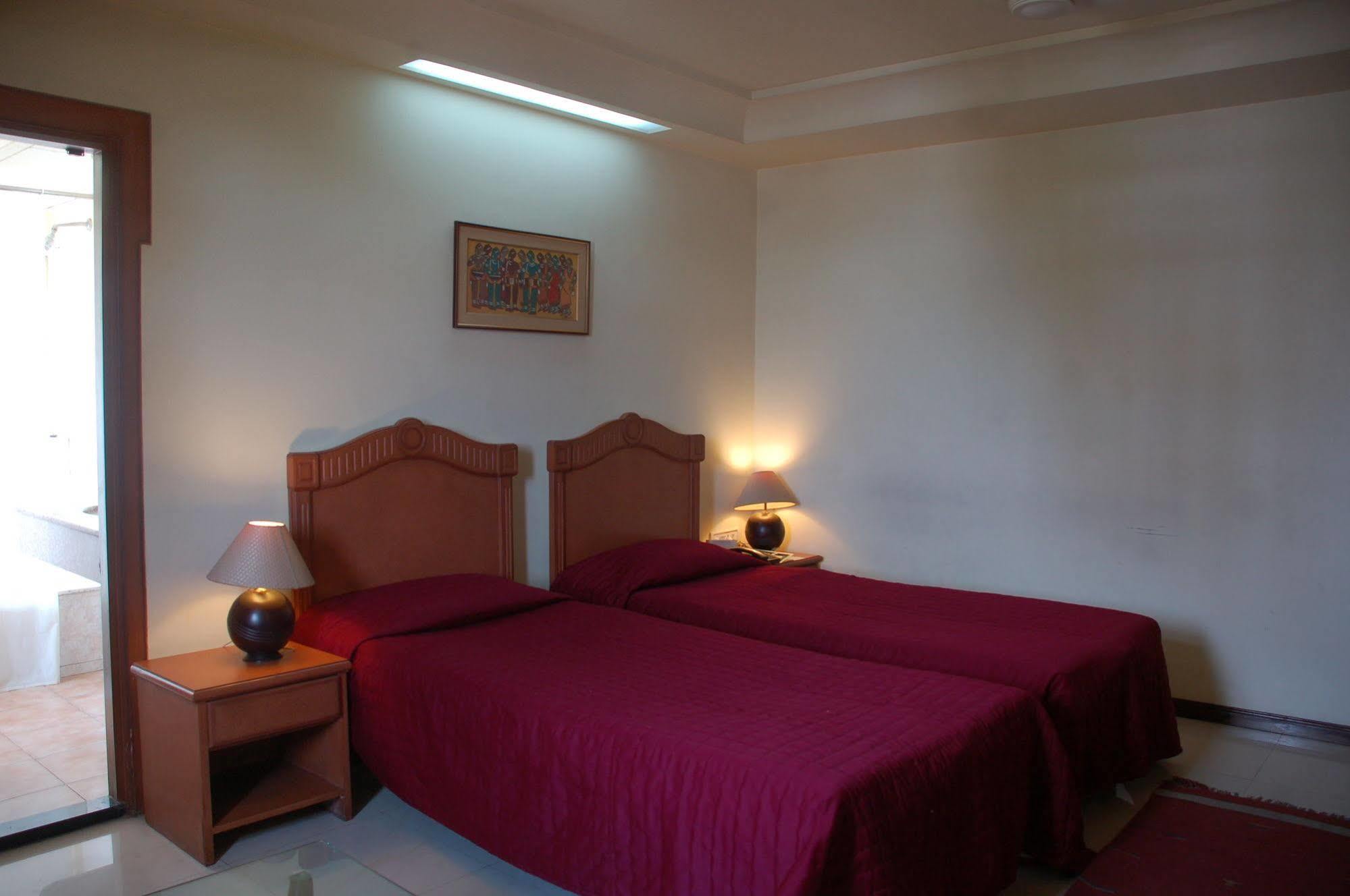 כלכותה Park Palace Hotel מראה חיצוני תמונה