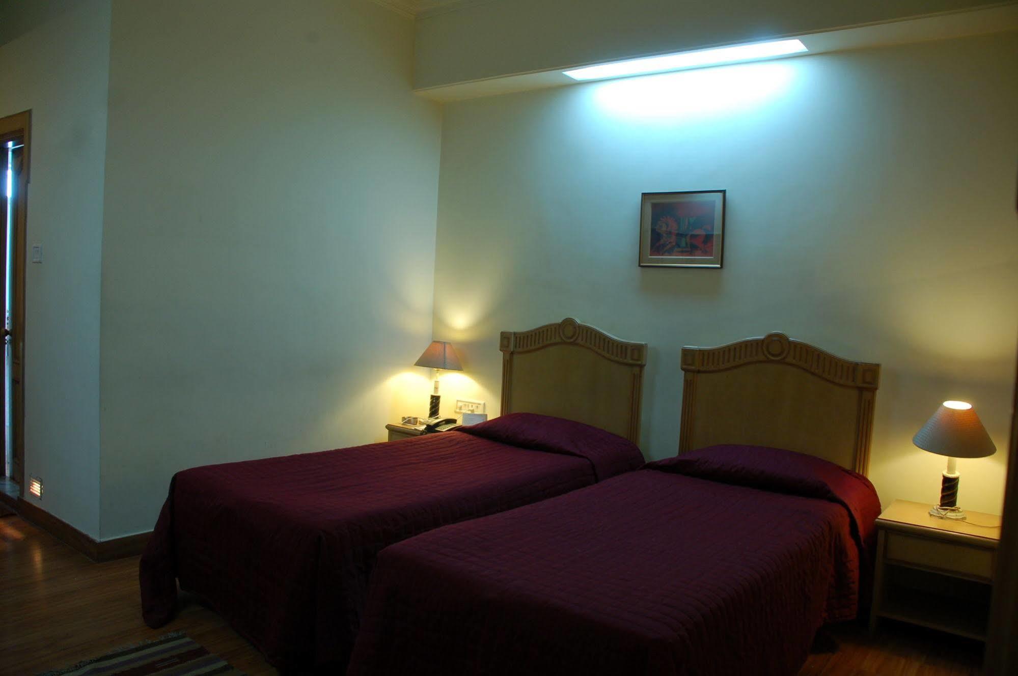 כלכותה Park Palace Hotel מראה חיצוני תמונה