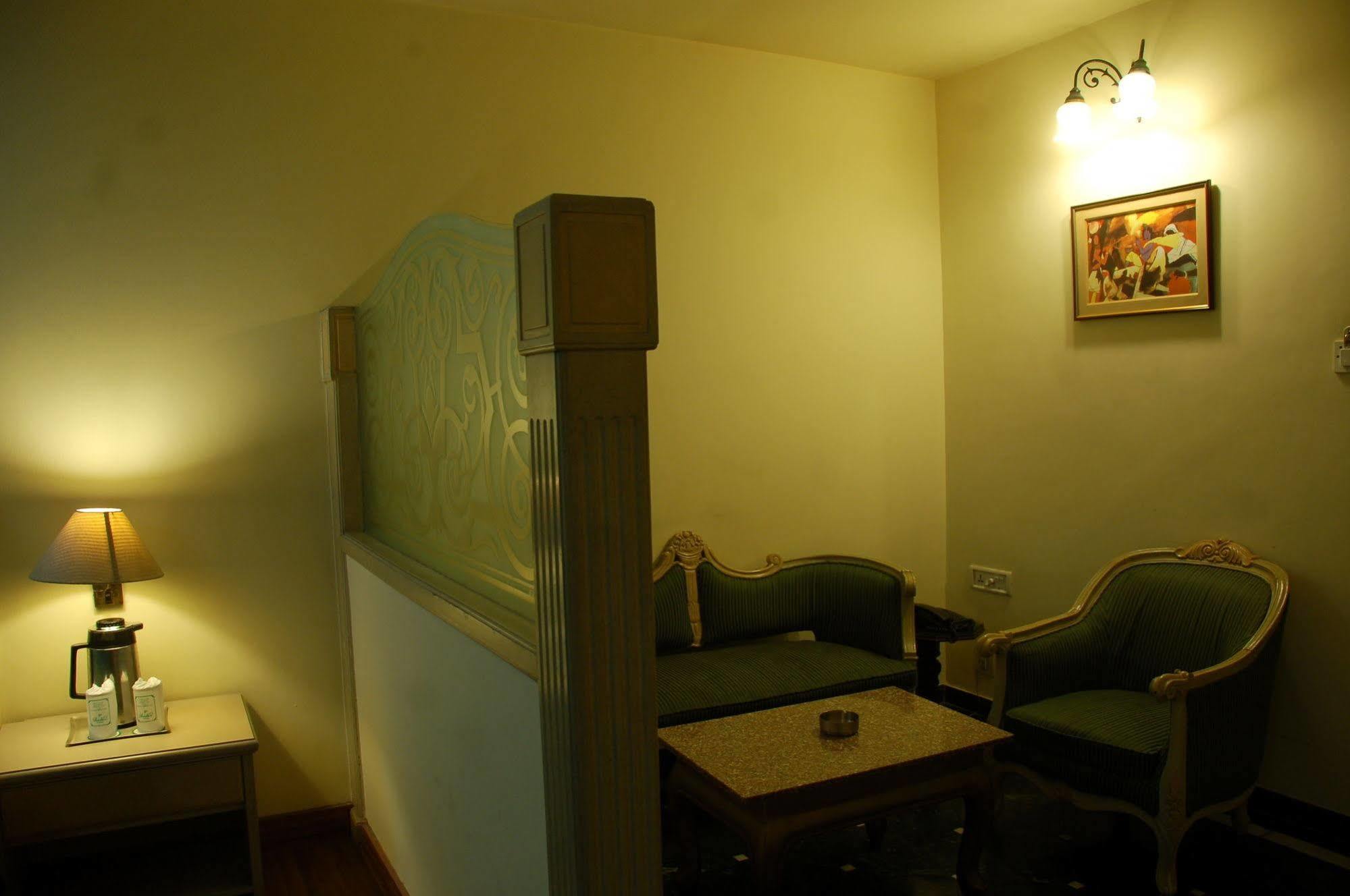 כלכותה Park Palace Hotel מראה חיצוני תמונה