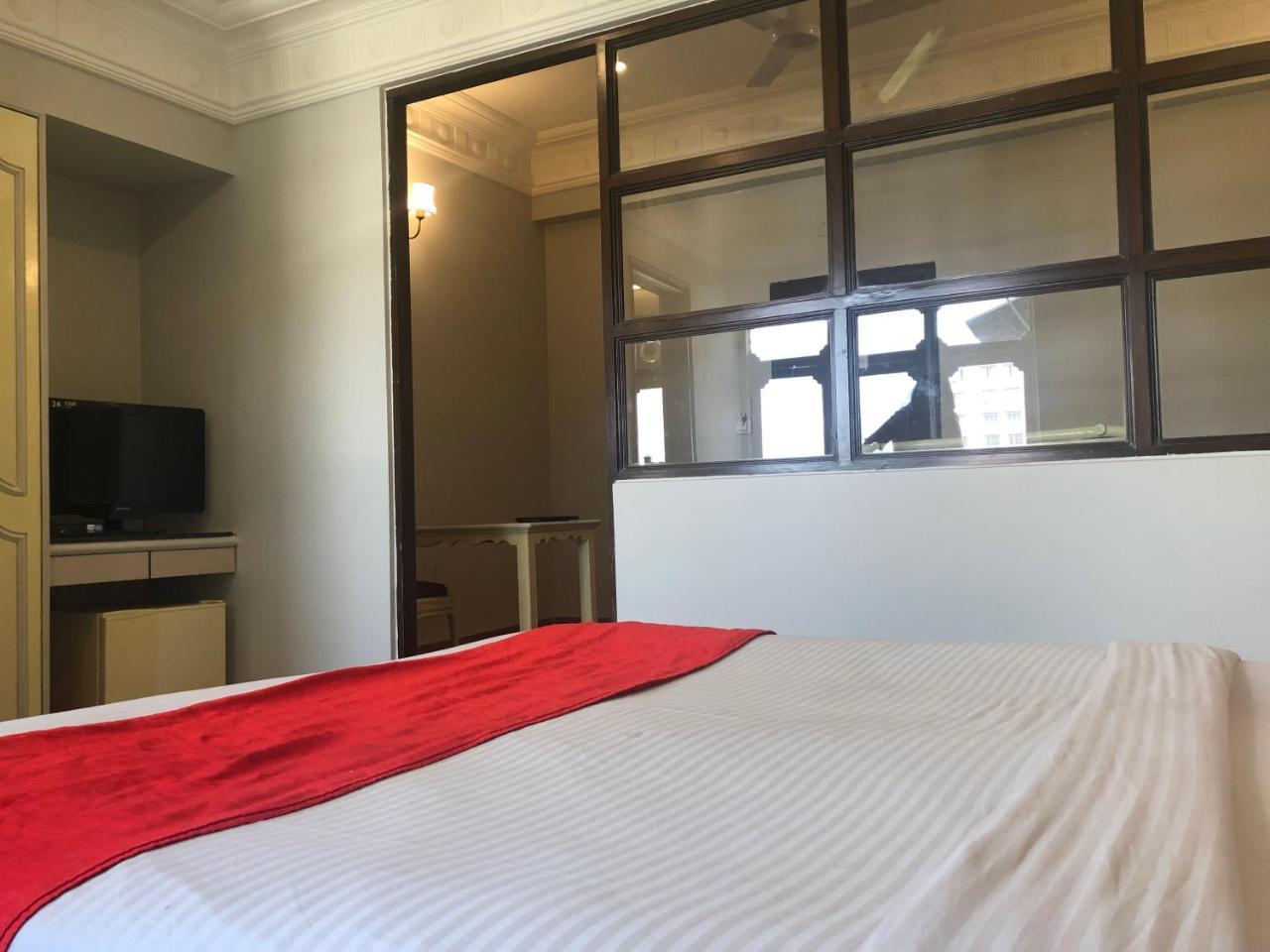 כלכותה Park Palace Hotel מראה חיצוני תמונה