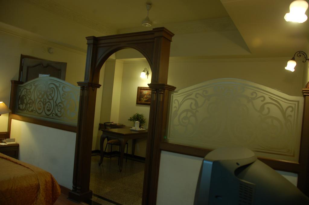 כלכותה Park Palace Hotel חדר תמונה
