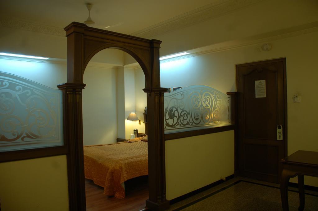 כלכותה Park Palace Hotel מראה חיצוני תמונה